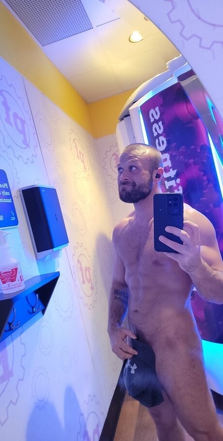 Kaotic perfect model galleries