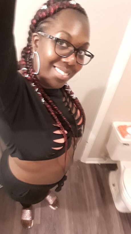 ChocolateT model free photo