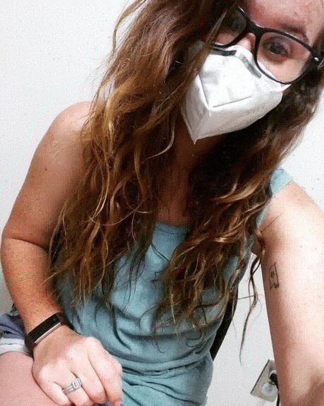 hateeveryonealiveee model nude image