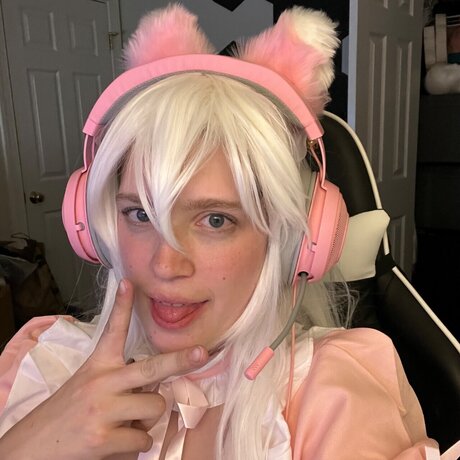 21 Senpai naked model pics