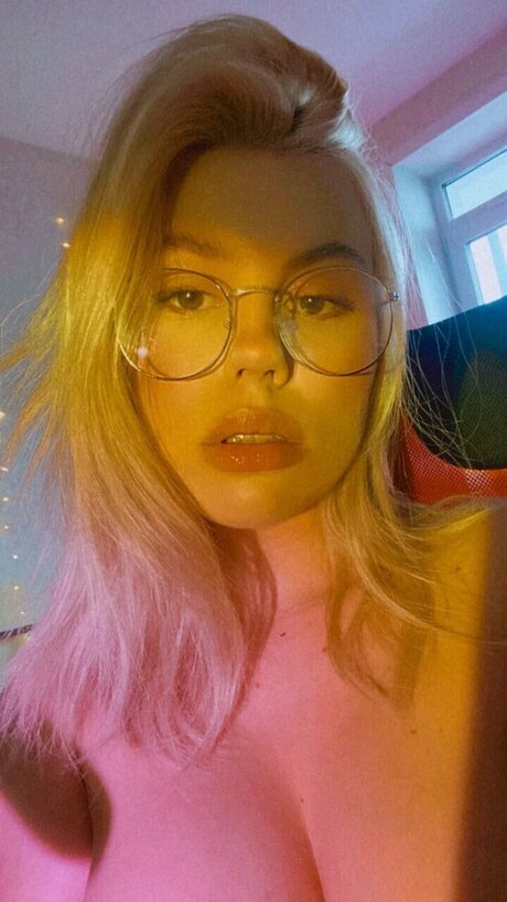 Jesse Ryan nice star pic