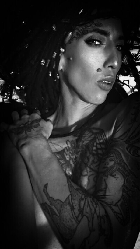 M C star beautiful img