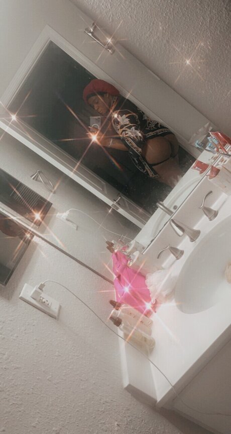 Vondraya model hd pic