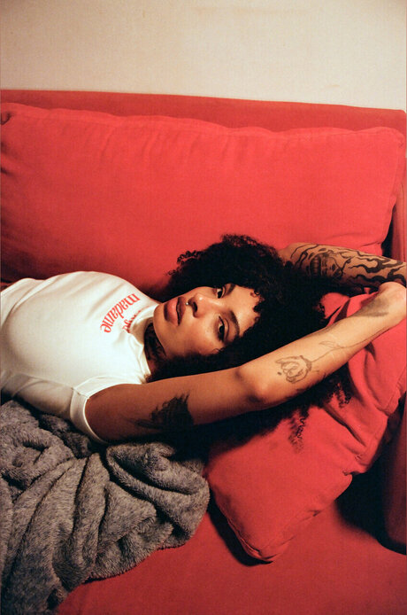 Moliv Painter Cool cat nice actress img