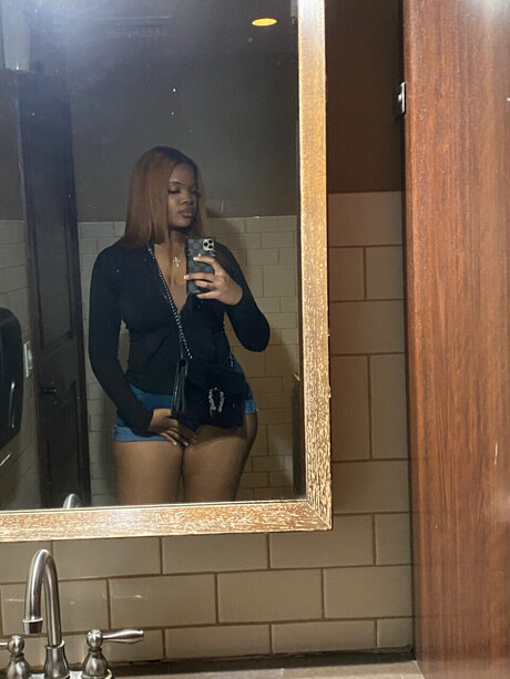 Pinkk nudes model pics