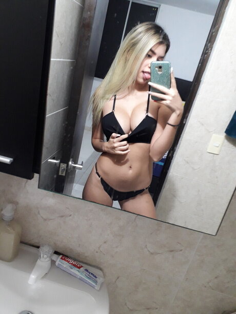 Thalialove model pretty pic