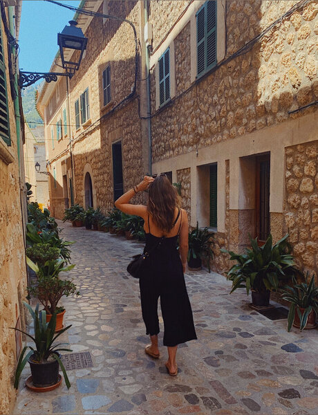 Madam Cuckoldress model exclusive archive