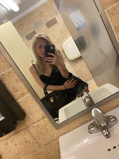 Mrs obey model naked galleries