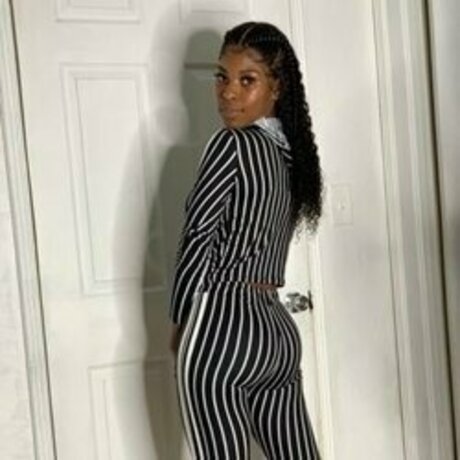 FNO POOKA pornstar perfect image