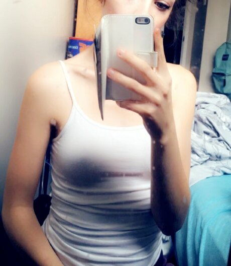 Ella May hot model img