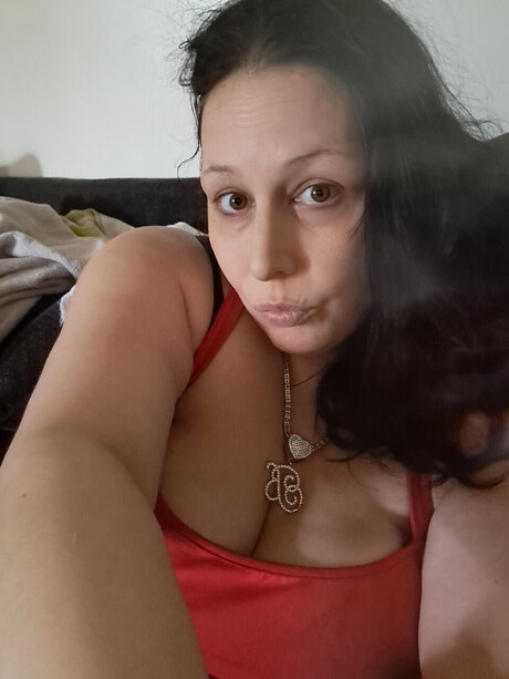 SEXYCHiChi model nude pic