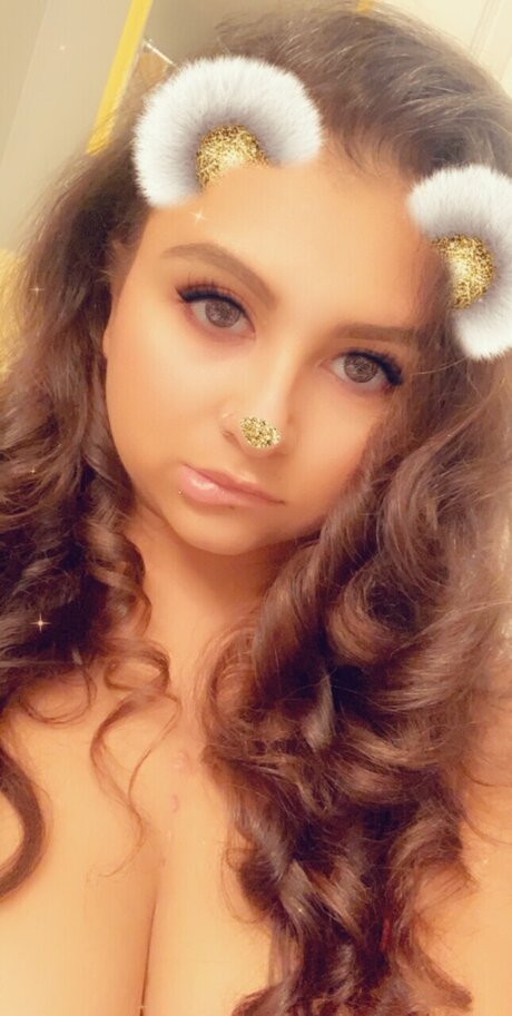 Foxy Redbone model nice images