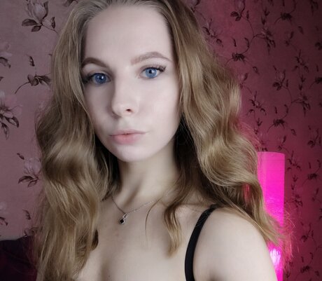 Eva Heaven free pornstar image