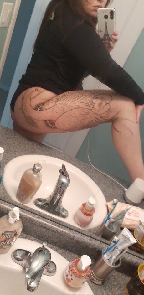 Coco marie art model pic