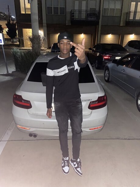 Dentrell star hot photo