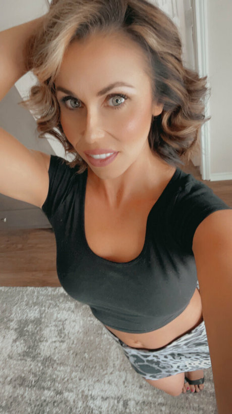 ulauryn gemini actress img