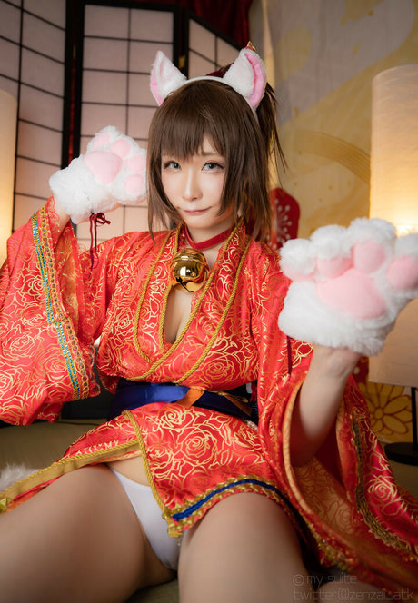 Atsuki model pictures