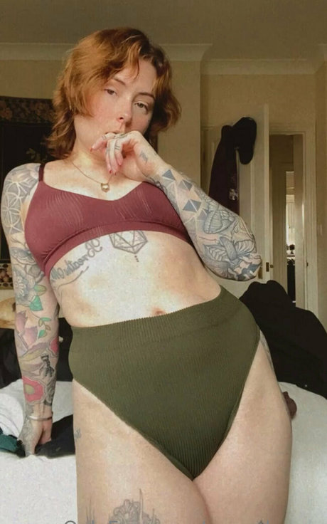 sora elowen model art photos