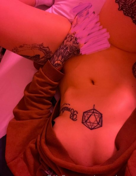 sora elowen hot star photo