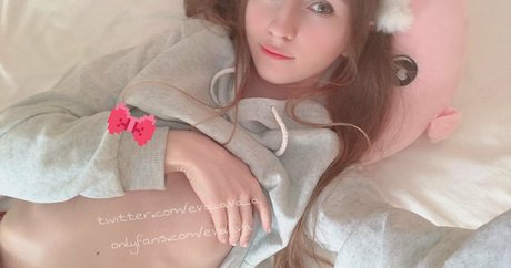 cute shemale onlyfans sexy photos