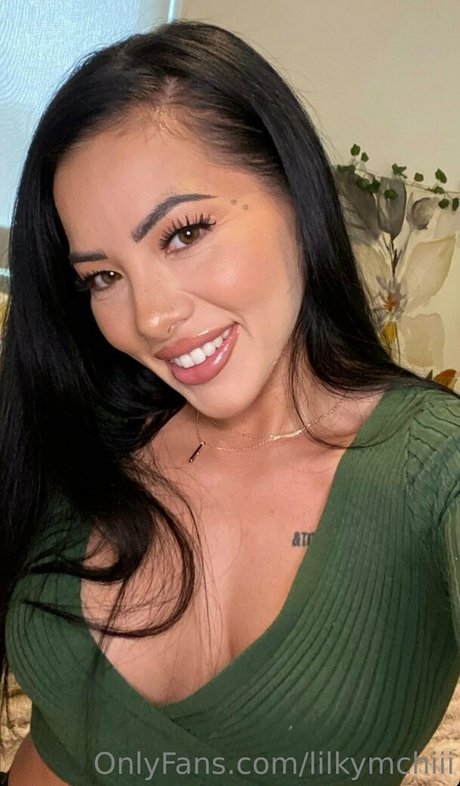 lilkymchiii naked star photo