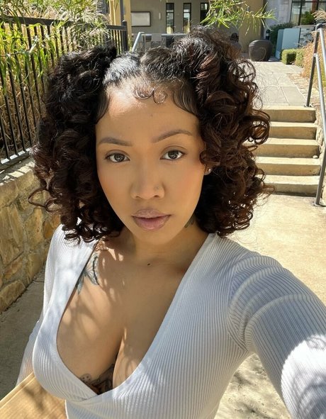 faiygo model nudes pics