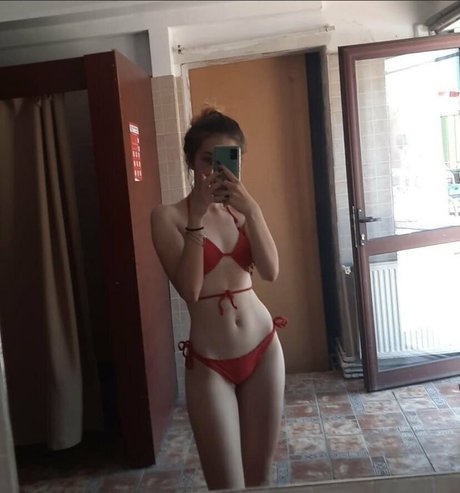 babydeeeefree xxx actress gallery