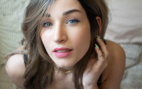 KingAuraTV art model pictures