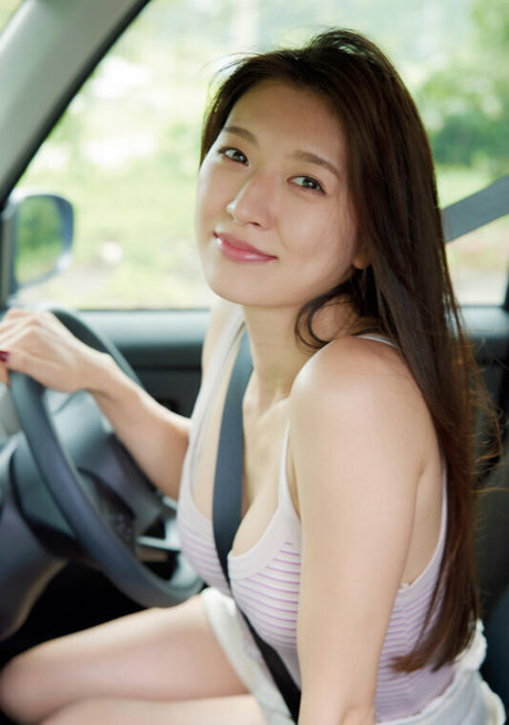 aimi feti pretty model image