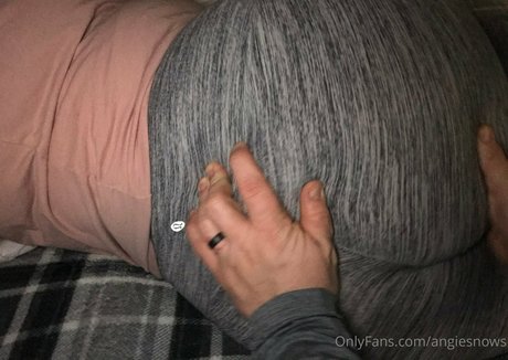 angiesnows sex actress pic