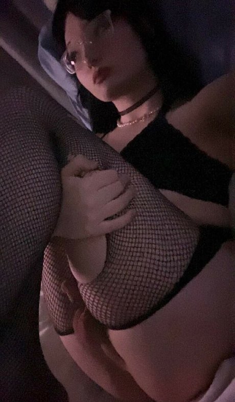 irisreya erotic actress pictures