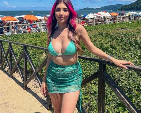 Fluxo Ale Maze art actress photo