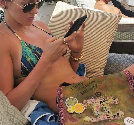 Katie Cassidy nudes star galleries