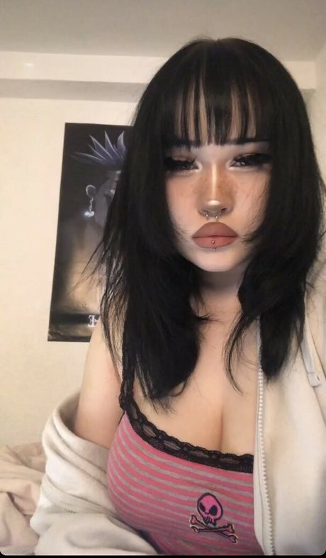 Hellok1ttyslvt hot star photo