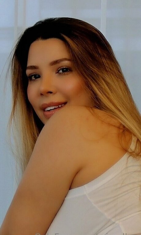 mizzellaa model sex galleries