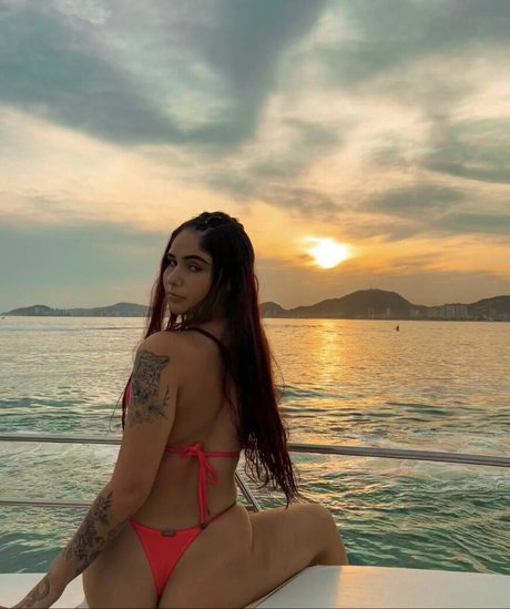 Lia Dumbra erotic model archive