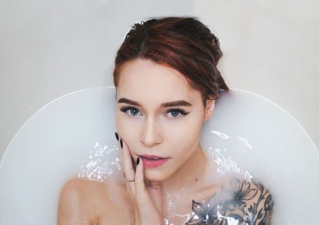 Denly Denlyasha beautiful pornstar img