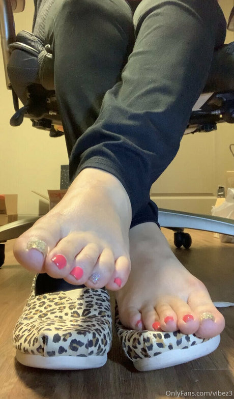 vibez3 nude star img