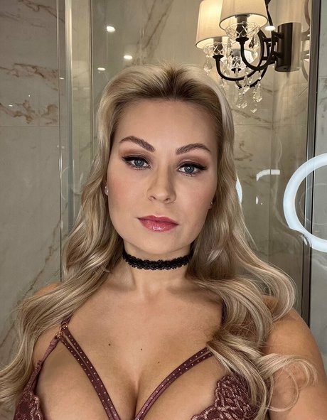 iidazsofia naked actress img