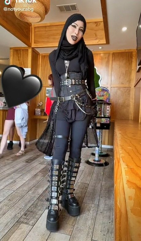 Notyourabg adult model picture