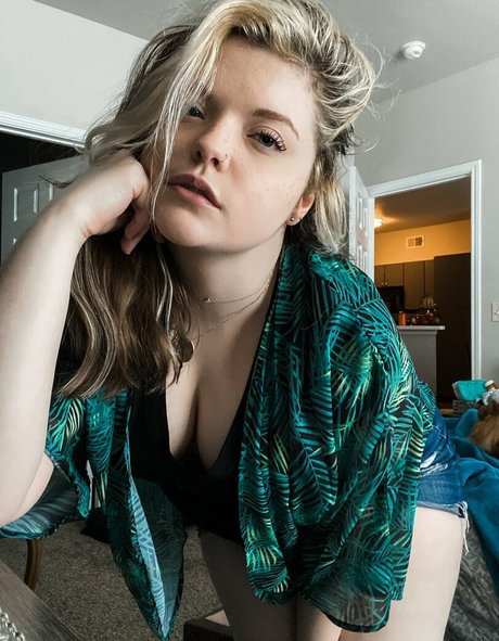 Meg Kaylee model exclusive picture