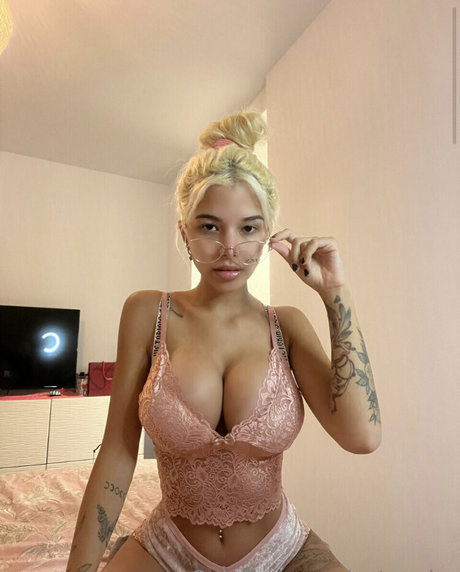 Patty cakes model adult photos