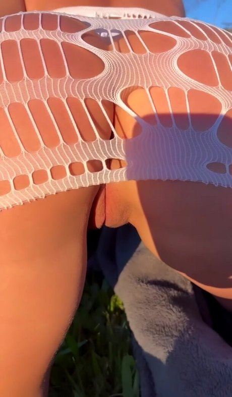 Julia Gouvea nude star pictures