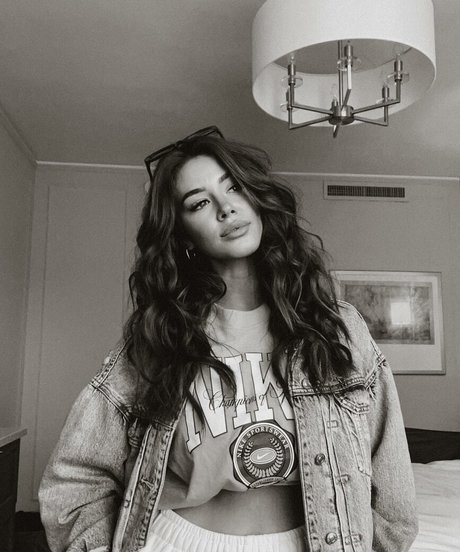 bambifitt model erotic galleries