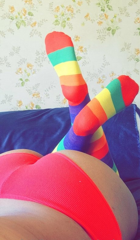 nickeyjames model naked img