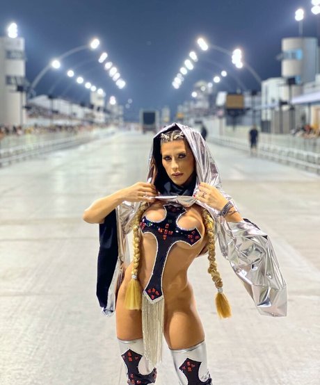 Ana Paula Minerato star naked pics