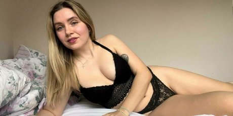 marry strawberry high quality actress image