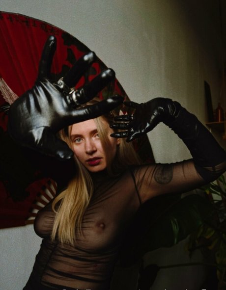 marry strawberry top star pictures