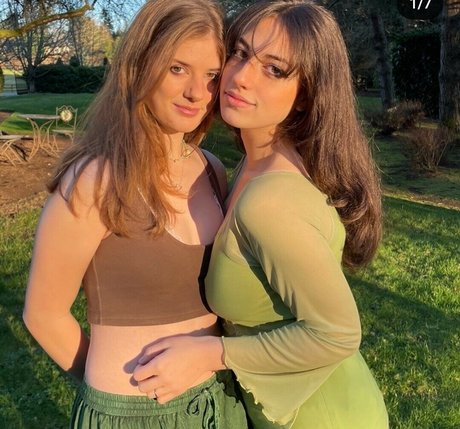 Bella Ossi top pornstar photo