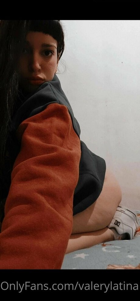 val latina pretty model photo